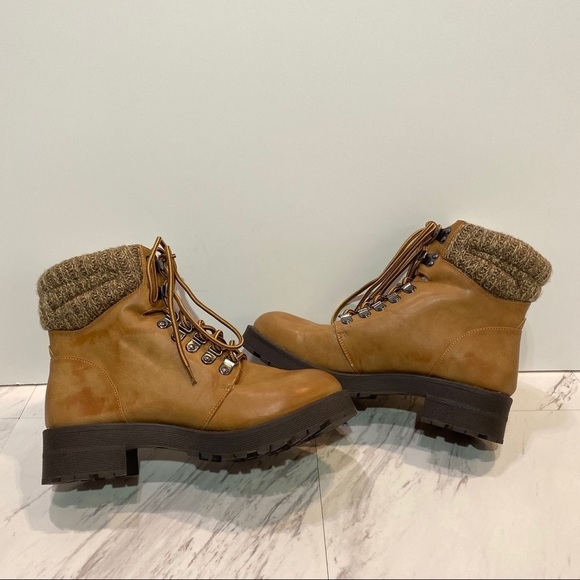 Mia Maylynn Lace Up Boots 9M - Picture 4 of 8